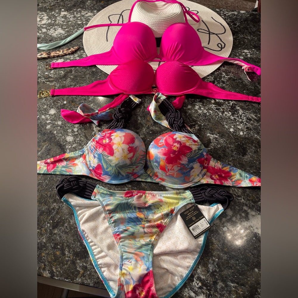 Victoria’s secret’s bikini bombshells all small sizes 
34A,34B, 34B/S set